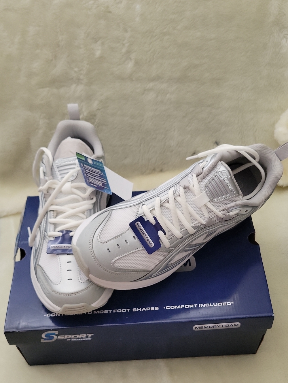 👟NWT SKECHERS Men's Stark. Silver Color. Size 9.5